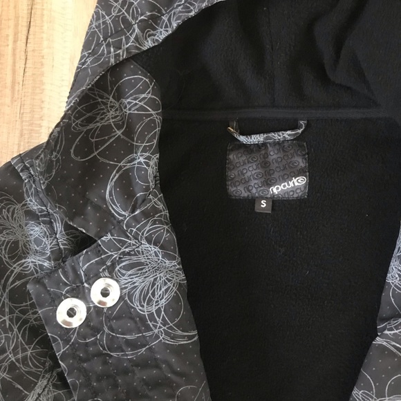 RipCurl Snow Jacket, size small - Picture 5 of 7